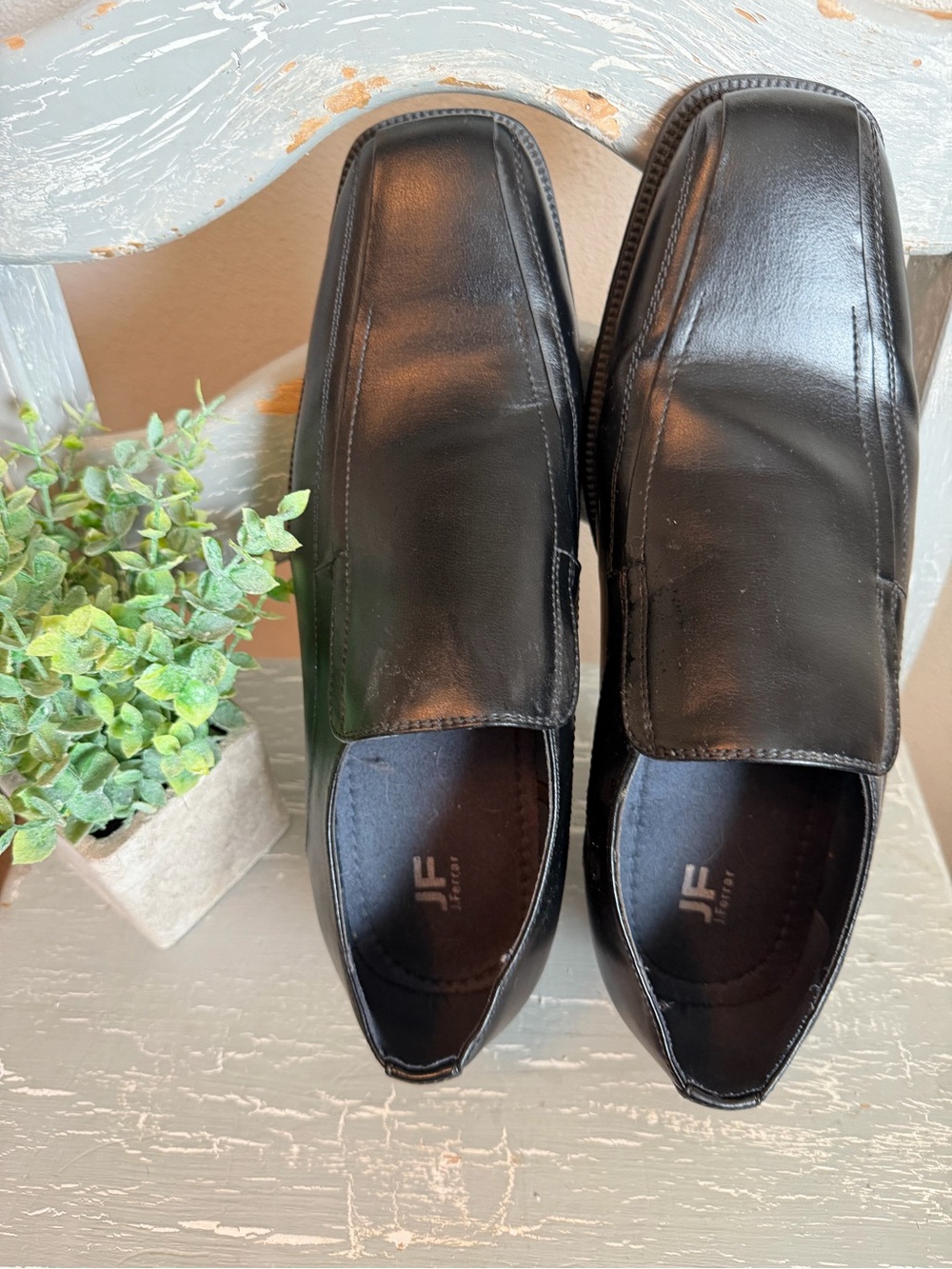 jf j.ferrar Men's Black Leather Slip-On Loafers